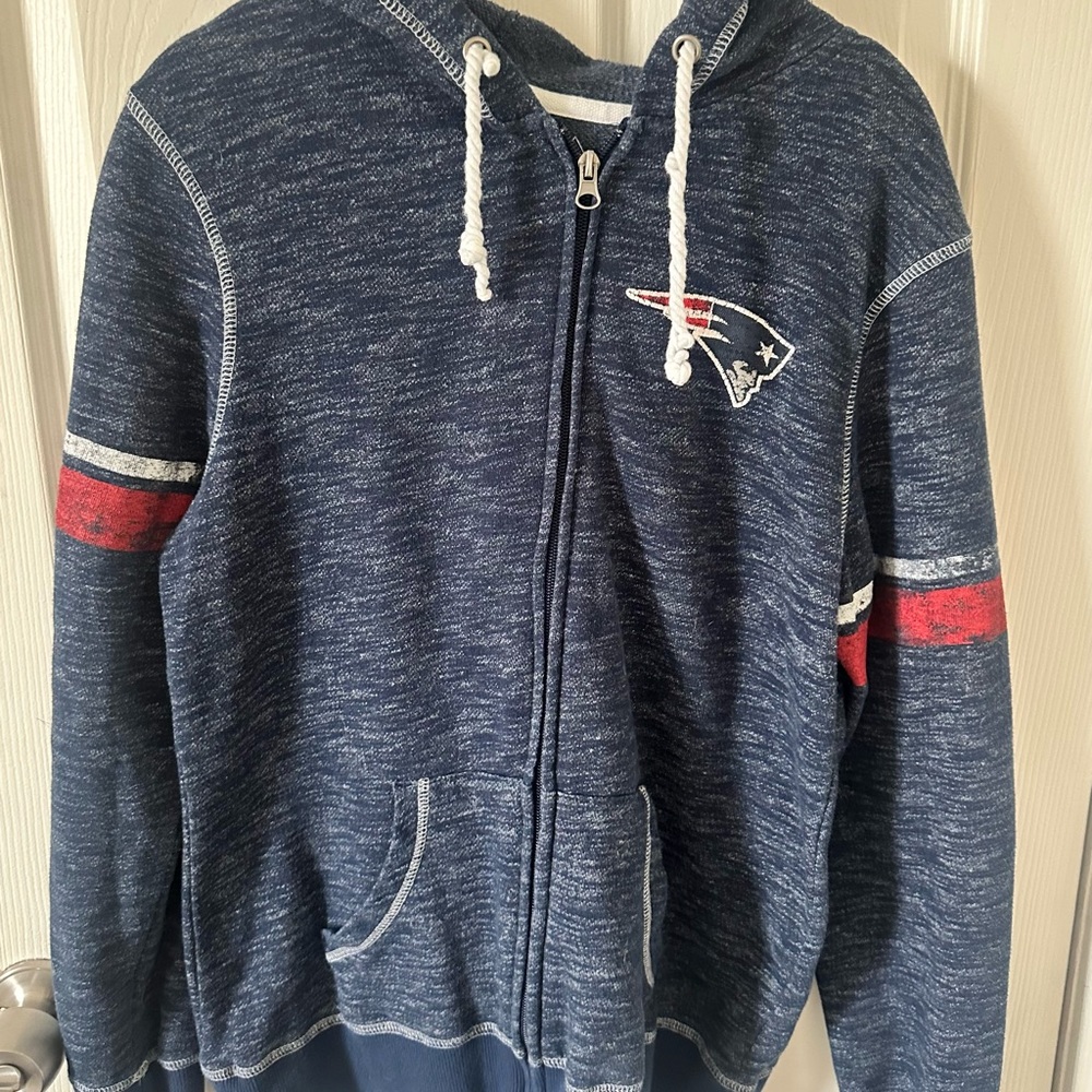 Vintage style Patriots zip up.